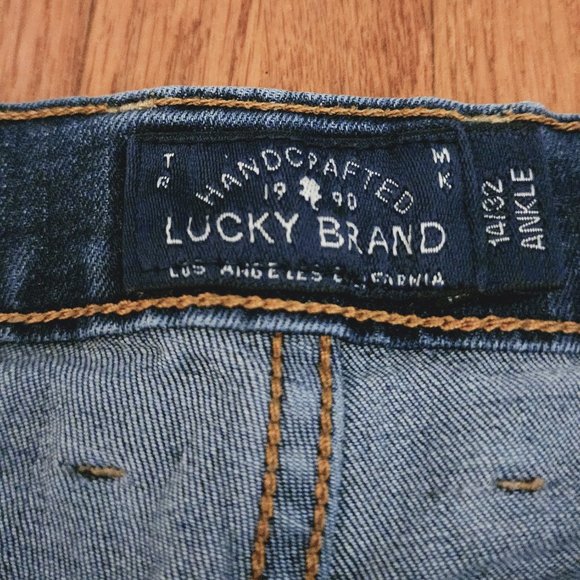 Lucky Brand Medium Blue Wash Sweet'n'Low Jeans Size 32/14 - Picture 3 of 6